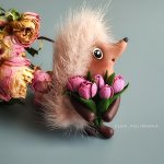 Брошь Ëжик с тюльпанами