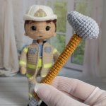Кукла вязаная интерьерная «Пожарный»