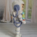 Кукла вязаная интерьерная «Космонавт»