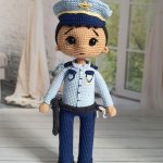 Кукла вязаная интерьерная «Полицейский»