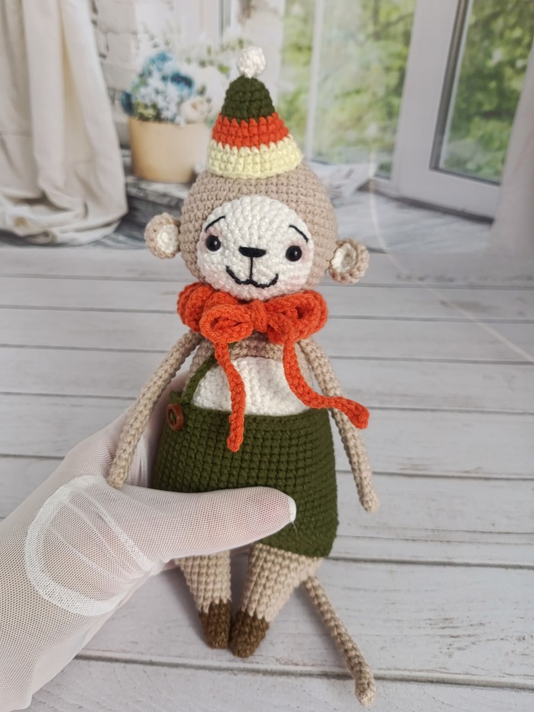 Игрушка вязаная интерьерная «Обезьянка»