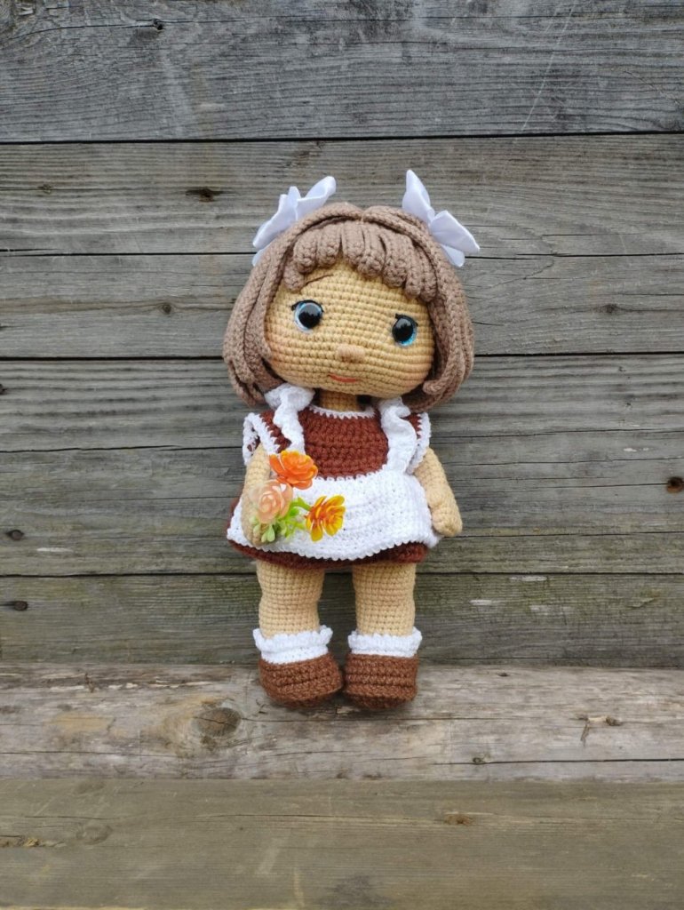 Куколка-школьница