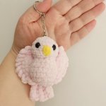 Брелок вязаный птичка