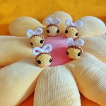 Брелок вязаный плюшевый пчелка