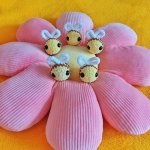 Брелок вязаный плюшевый пчелка