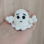 Брелок вязаный привидение