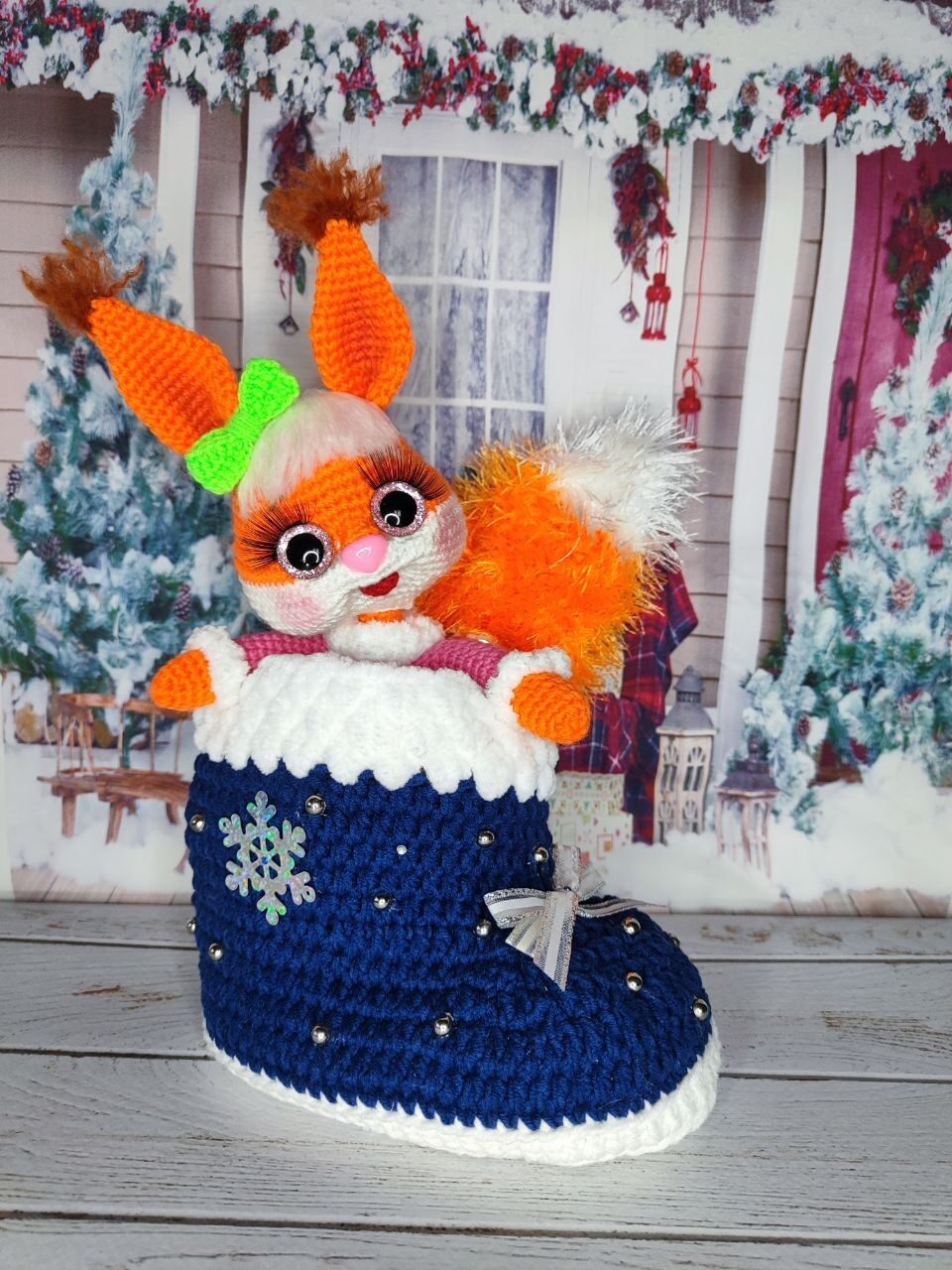 Новогодняя Белочка в сапожке