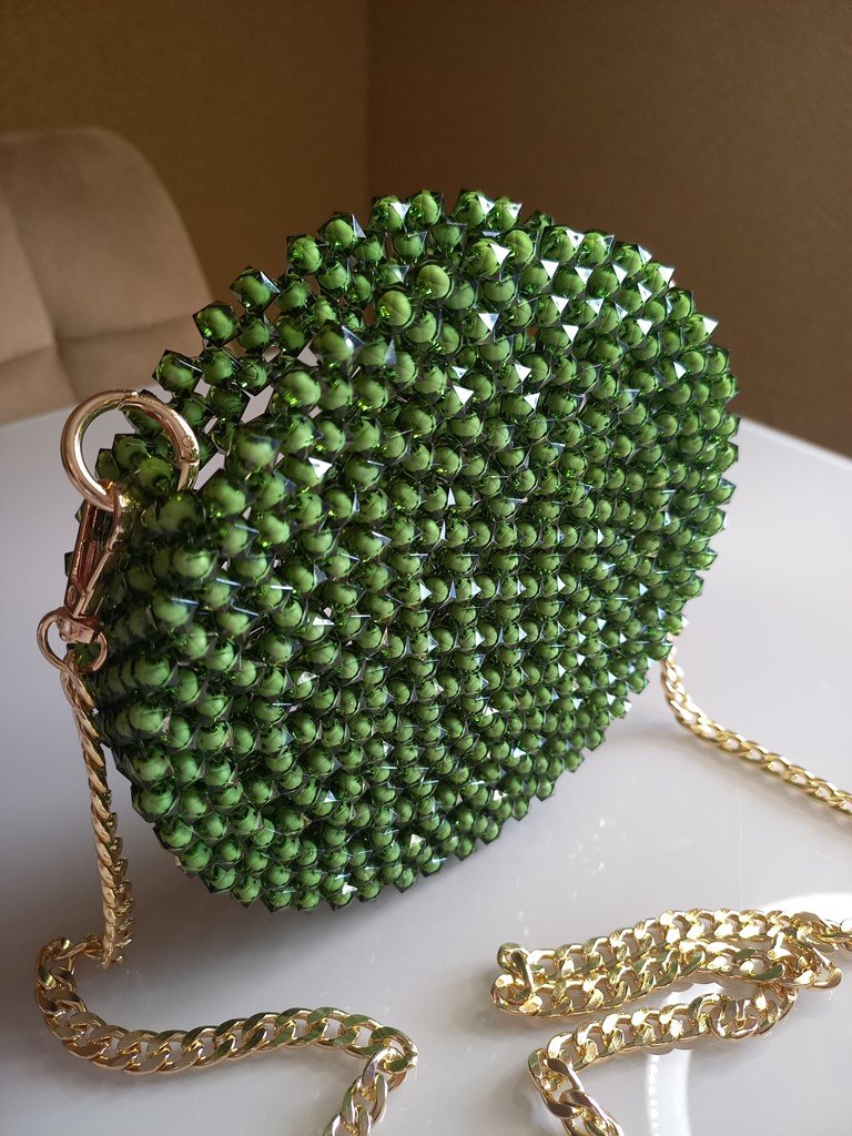 Круглая сумочка из бусин