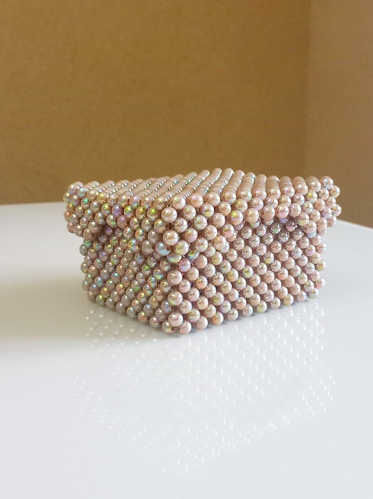 Шкатулка из бусин