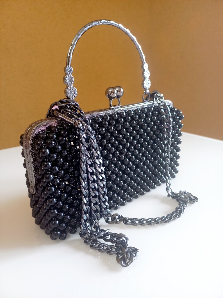 Клатч из бусин