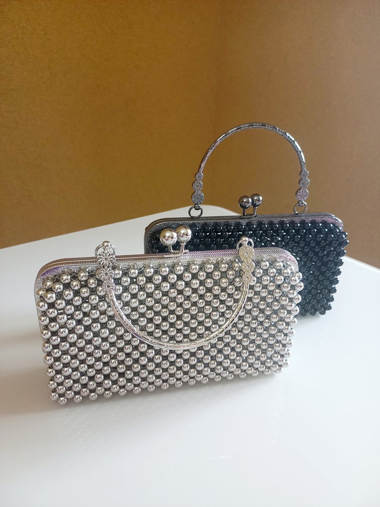 Клатч из бусин