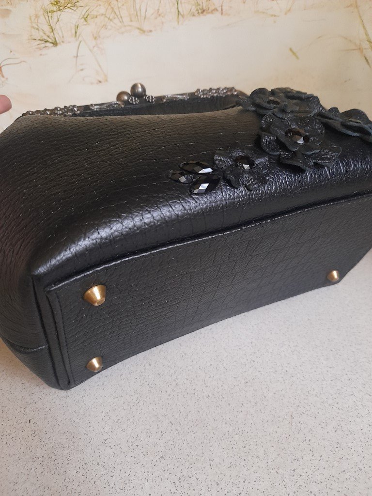 Сумка из натуральной кожи на фермуаре