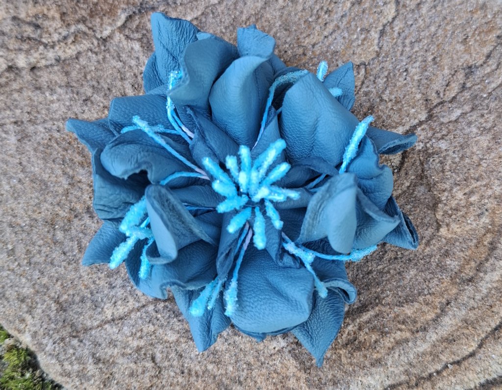 Брошь «цветок»