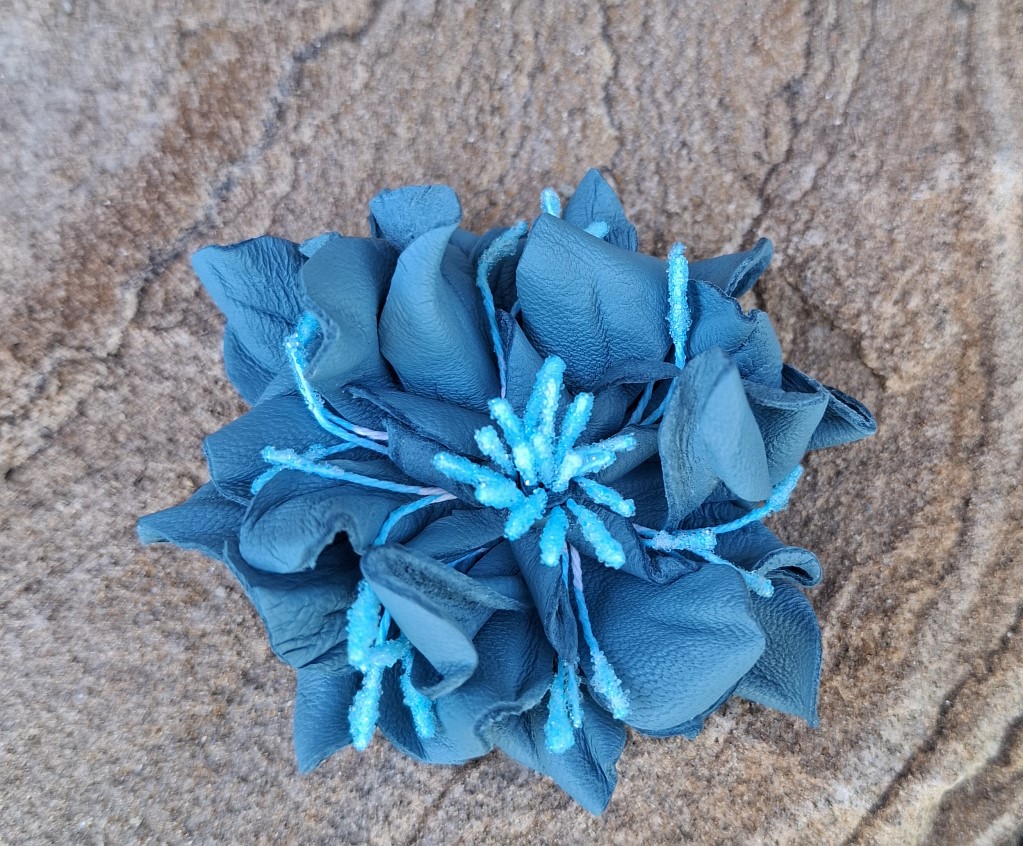 Брошь «цветок»