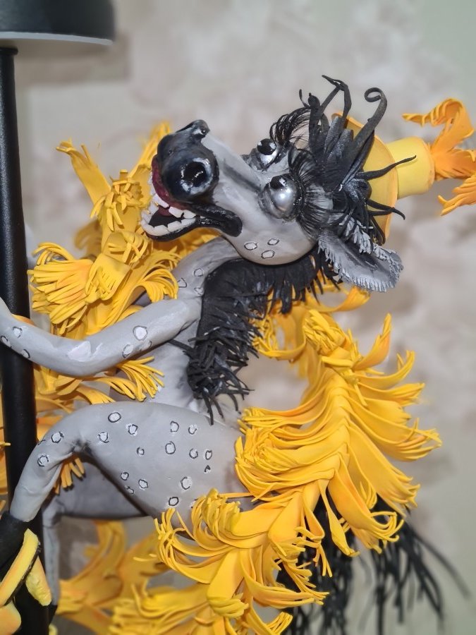 Светильник Лошадь на пилоне