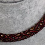 Колье-жгут из бисера