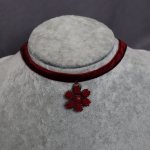 Чокер с цветком