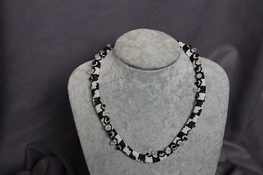 Жгут из бисера