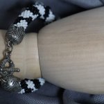 Браслет-жгут из бисера