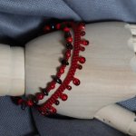 Браслет из бисера на мемори-проволоке