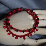 Браслет из бисера на мемори-проволоке