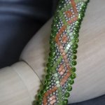 Двухсторонний браслет из бисера