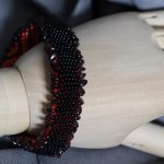 Двухсторонний браслет из бисера