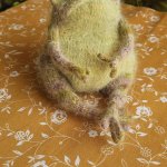 Зеленая жаба из пуха норки