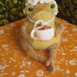 Зеленая жаба из пуха норки