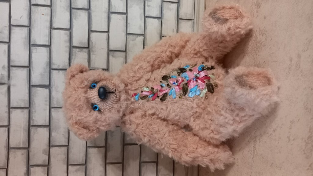 Мишка с вышивкой