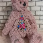 Мишка с вышивкой