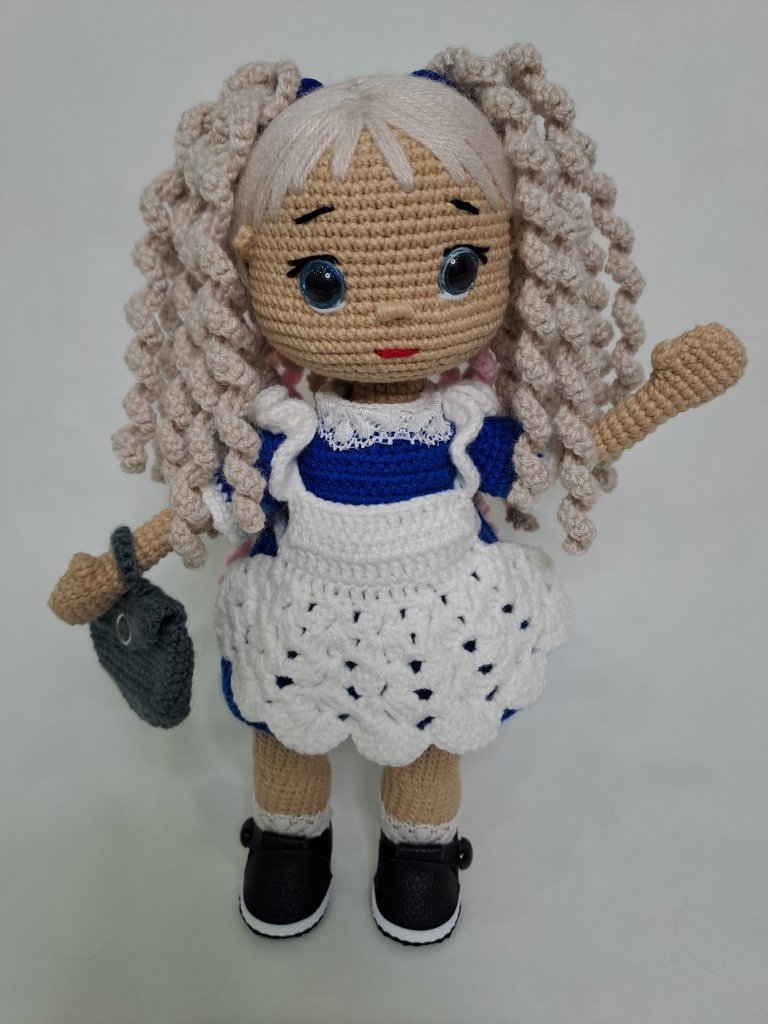 Куколка-школьница