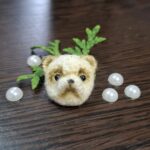 Украшение ручной работы: Брошка «Грустный мишка»