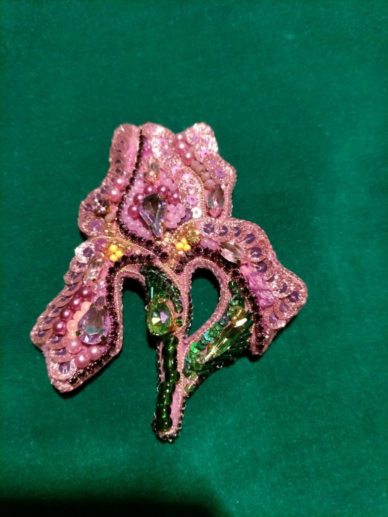 Брошь Цветок ириса