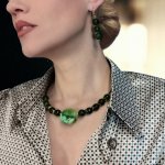 Комплект колье и серьги из зеленого агата и хризолита