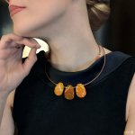 Колье из «огненного» агата