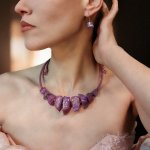 Колье из натурального кварца сирень