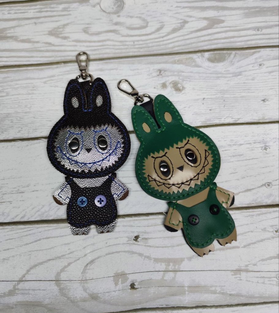 Брелок Лабубу из натуральной кожи