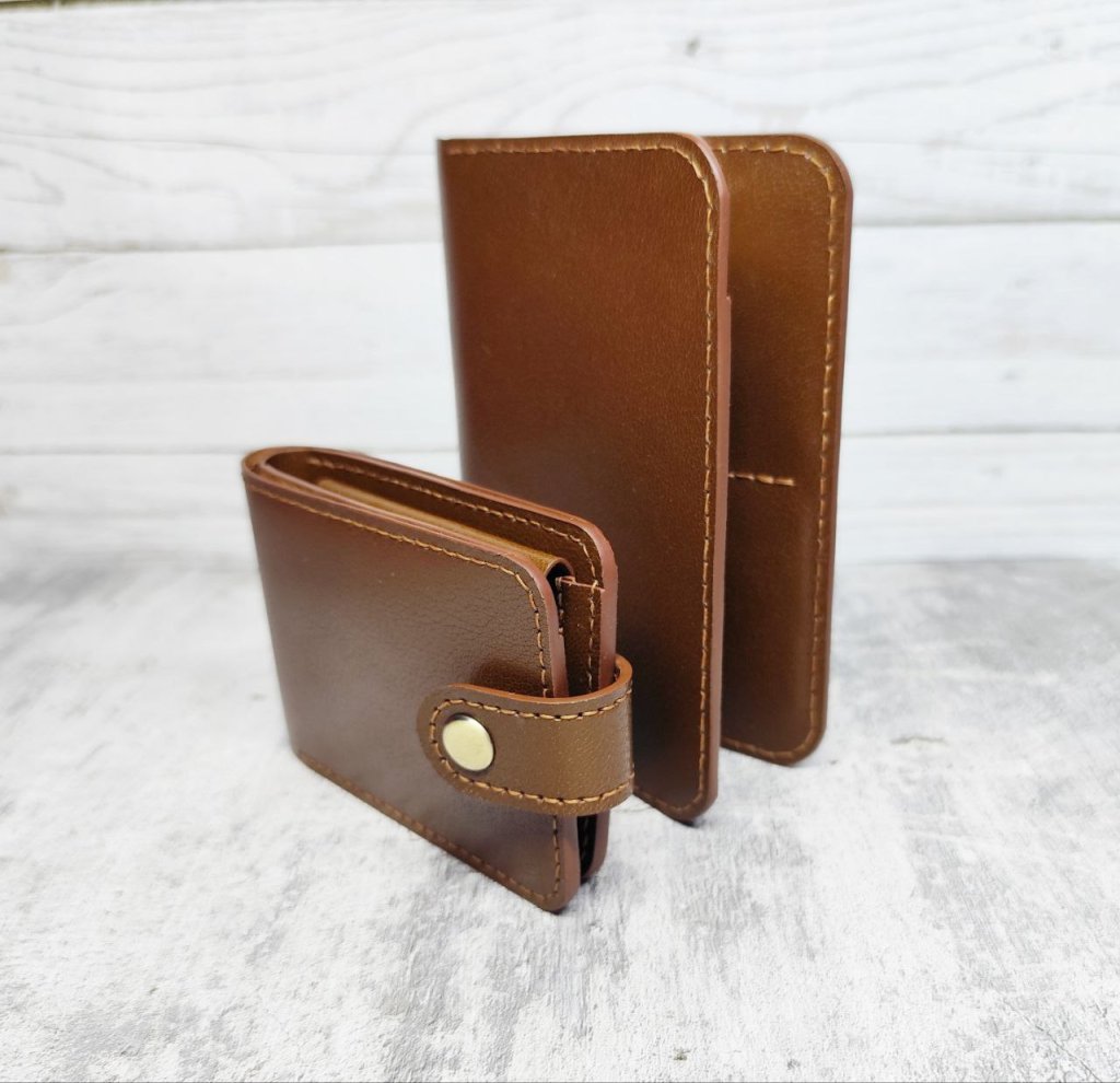 Комплект из натуральной кожи