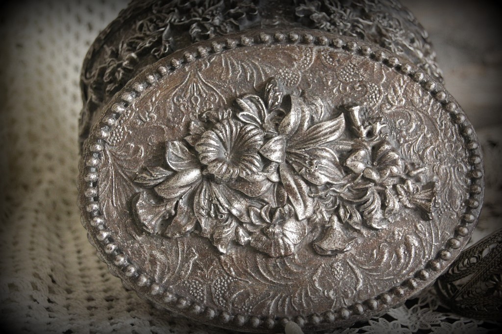 Шкатулка под серебро