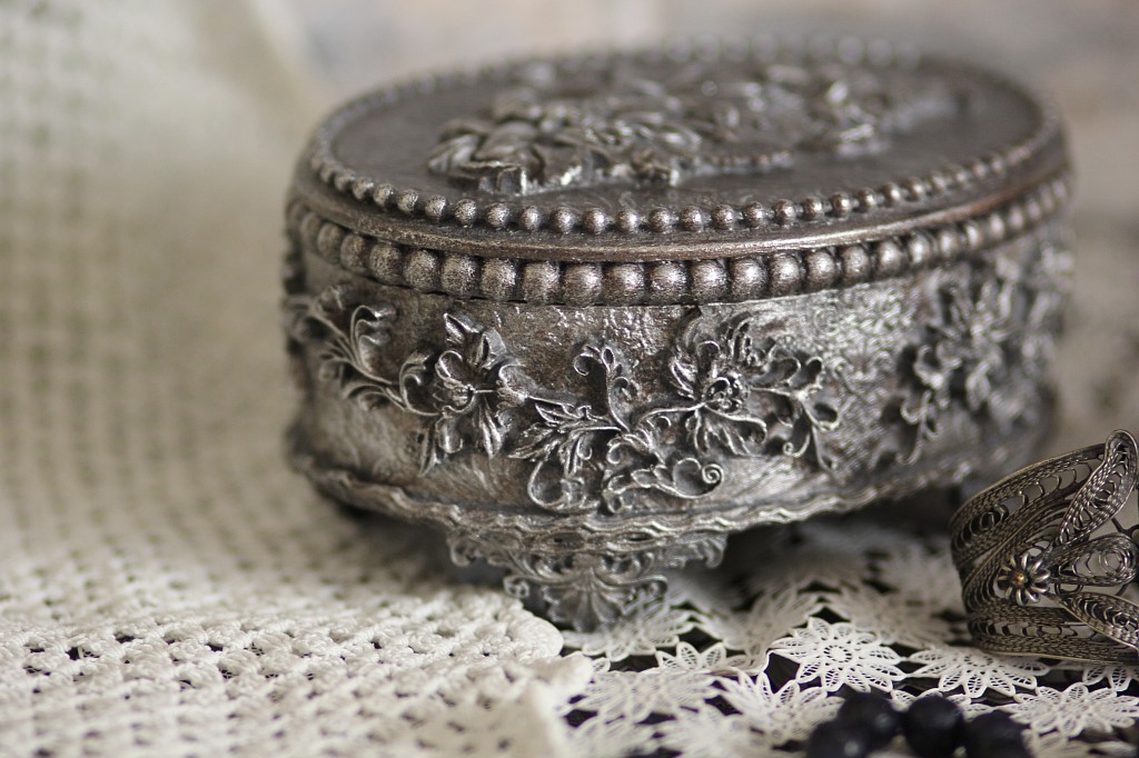 Шкатулка под серебро
