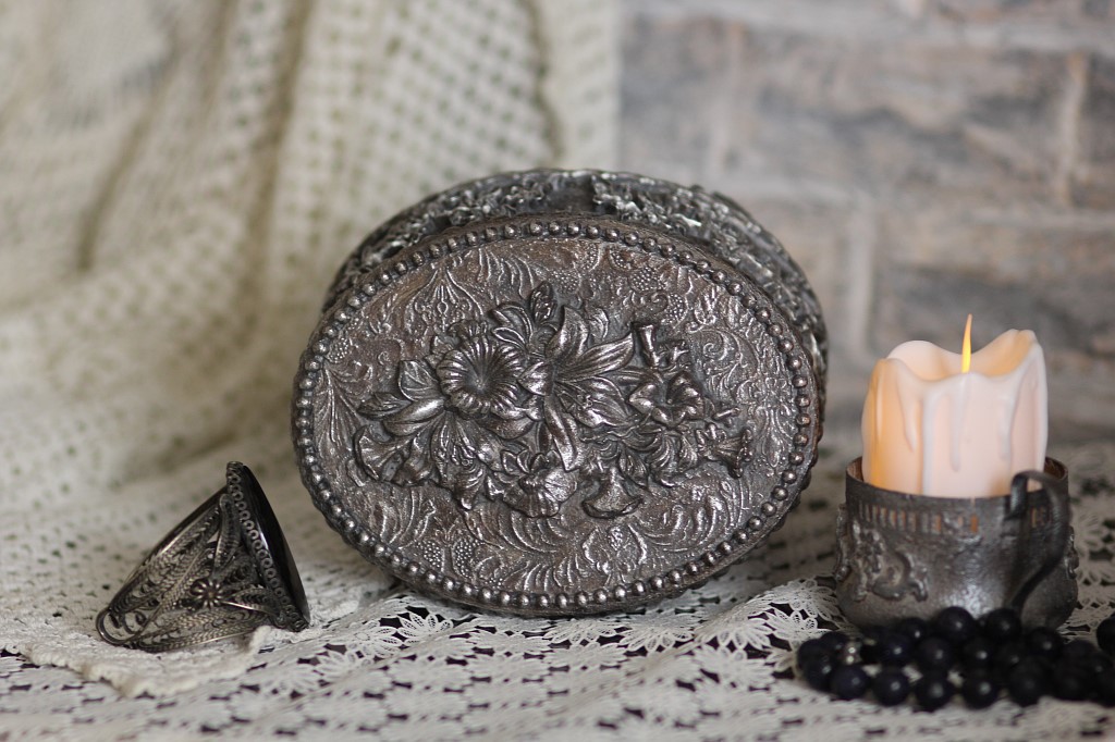 Шкатулка под серебро