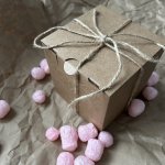 Свеча, которая пахнет цветочным магазином