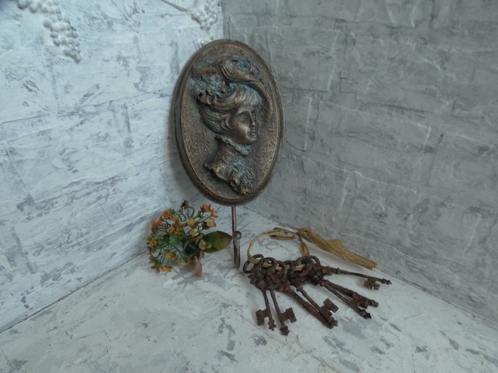 Панно-вешалка,ключница.