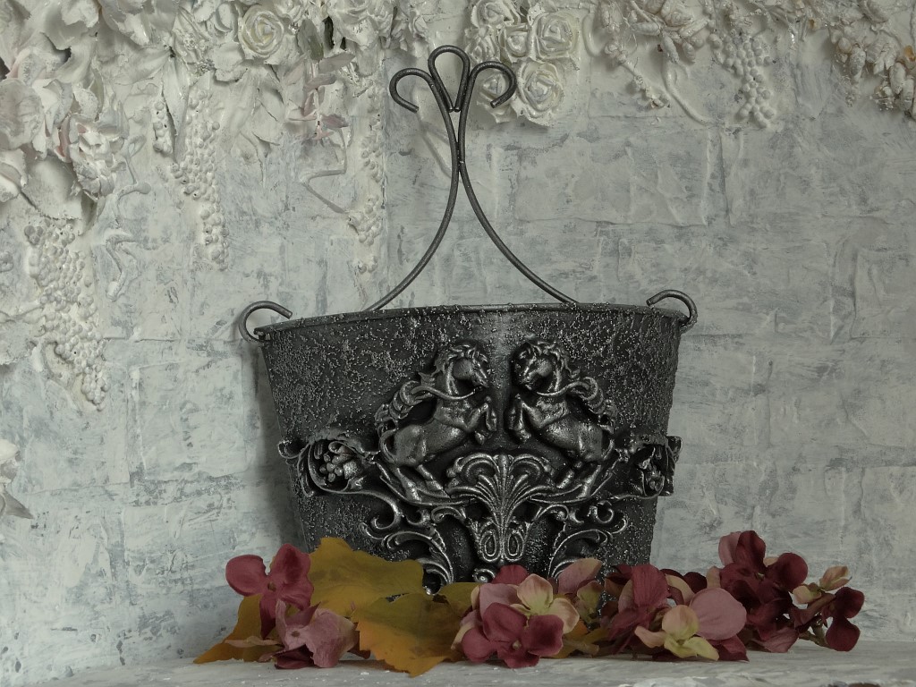 Кашпо «Кони»