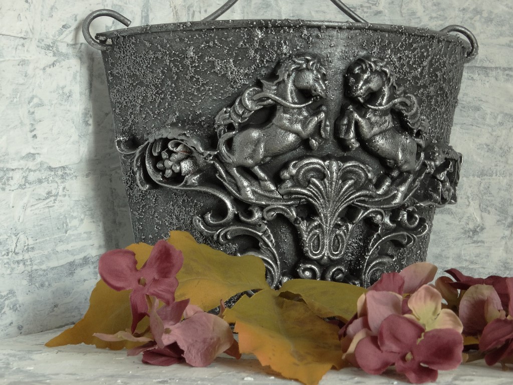 Кашпо «Кони»