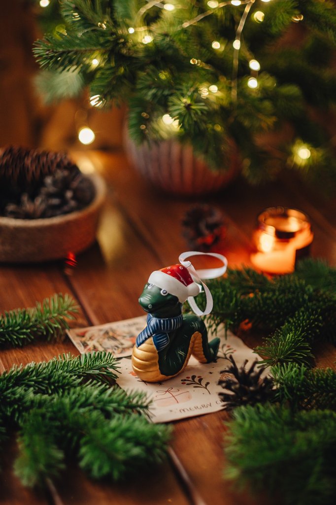 Ёлочная игрушка «Змея в шапке»