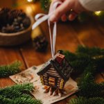 Ёлочная игрушка «Избушка на курьих ножках»