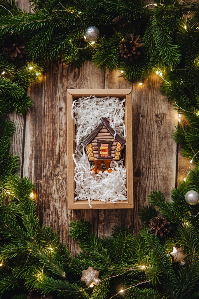 Ёлочная игрушка «Избушка на курьих ножках»