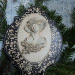 Панно-вешалка дама с розами.